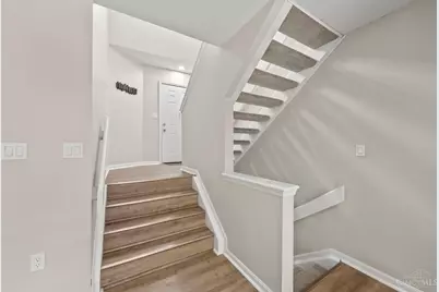 217 Droxford Close, Springdale, OH 45246 - Photo 2