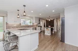 9043 Academy View Ct, Washington Twp, OH 45458 - Photo 10