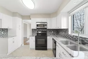 5461 Brigade Ct, Green Township, OH 45239 - Photo 10