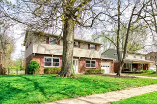 8446 Summitridge Dr, Anderson Township, OH 45255 - Photo 2