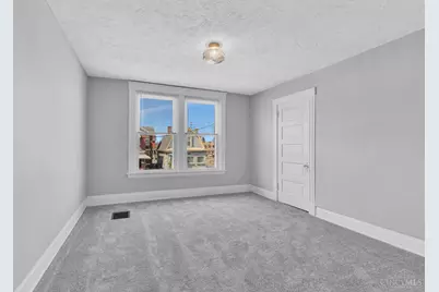 2001 Dana Avenue, Cincinnati, OH 45207 - Photo 22