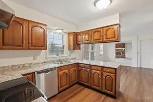 7284 Kirkridge Dr, Green Township, OH 45233 - Photo 12