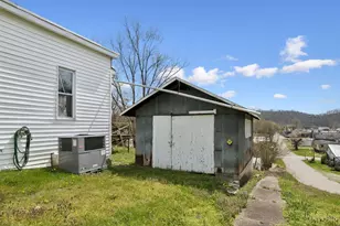 400 E 7th St, Manchester, OH 45144 - Photo 8