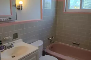 1042 Hollytree Dr, Springfield Township, OH 45231 - Photo 14