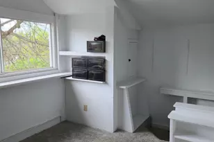 1042 Hollytree Dr, Springfield Township, OH 45231 - Photo 12