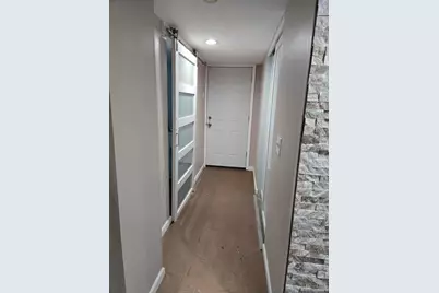 1042 Hollytree Drive, Springfield Township, OH 45231 - Photo 22