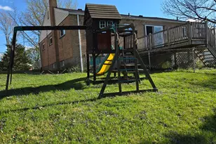 1042 Hollytree Dr, Springfield Township, OH 45231 - Photo 28