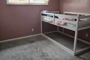 1042 Hollytree Dr, Springfield Township, OH 45231 - Photo 10