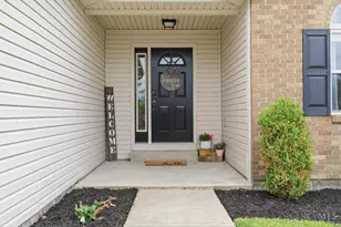 984 Country Oaks Ln, Wilmington, OH 45177 - Photo 4