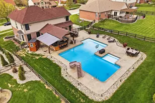 6152 Spring Lake Dr, Fairfield Township, OH 45011 - Photo 2