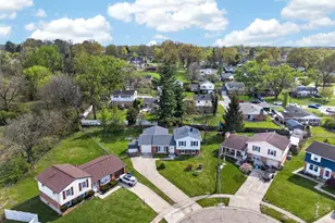 10526 Breedshill Dr, Colerain Township, OH 45231 - Photo 2