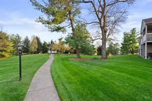 8851 Carrousel Park Cir, Colerain Township, OH 45251 - Photo 6