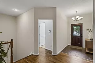 8022 Stonegate Dr, Anderson Township, OH 45255 - Photo 12