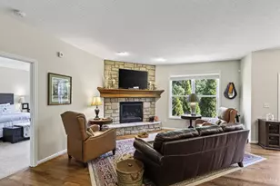 8022 Stonegate Dr, Anderson Township, OH 45255 - Photo 14