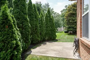 8022 Stonegate Dr, Anderson Township, OH 45255 - Photo 8