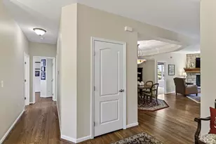 8022 Stonegate Dr, Anderson Township, OH 45255 - Photo 10