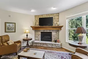 8022 Stonegate Dr, Anderson Township, OH 45255 - Photo 16