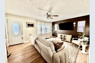 217 W Crest Drive, Reading, OH 45215 - Photo 2