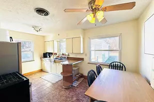 217 W Crest Dr, Reading, OH 45215 - Photo 4