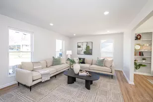 3543 Rackacres Dr, Green Township, OH 45211 - Photo 4