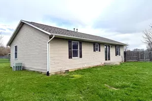 108 W Concord, Bloomingburg, OH 43106 - Photo 4