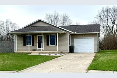 108 W Concord, Bloomingburg, OH 43106 - Photo 1