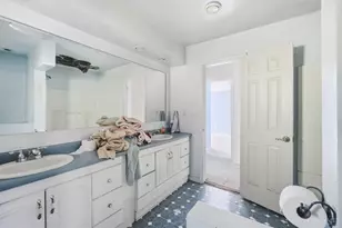 1905 Greenpine Dr, Springfield Township, OH 45231 - Photo 28