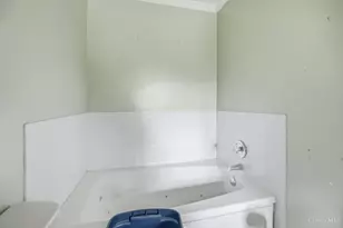 1905 Greenpine Dr, Springfield Township, OH 45231 - Photo 46