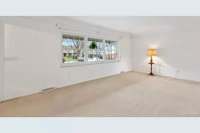 12139 Dorset Drive, Cincinnati, OH 45241 - Photo 8