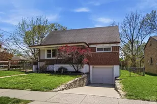 5725 Green Acres Ct, Cincinnati, OH 45248 - Photo 2