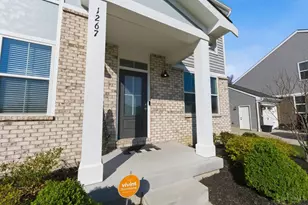 1267 Autumnview Dr, Batavia Township, OH 45103 - Photo 2