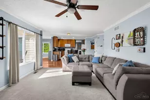 4817 Kleeman Green Dr, Cincinnati, OH 45211 - Photo 18