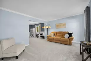 4817 Kleeman Green Dr, Cincinnati, OH 45211 - Photo 8