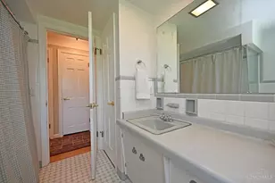 8851 Roundhill Rd, Sycamore Township, OH 45236 - Photo 14