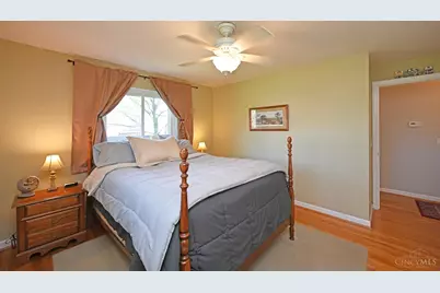 8851 Roundhill Road, Sycamore Township, OH 45236 - Photo 12