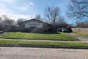 321 E Eppington Dr, Dayton, OH 45426 - Photo 1