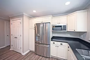 3666 Willowlea Ct, Cincinnati, OH 45208 - Photo 8