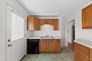 1893 Ashbrook Dr, Cincinnati, OH 45238 - Photo 18