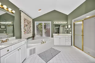 1308 Woodlake Ct, Miami Township, OH 45140 - Photo 30