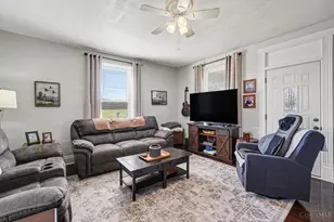 901 Oak Grove Rd, Clark Township, OH 45146 - Photo 8