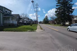 109 E Siebenthaler Ave, Dayton, OH 45405 - Photo 4