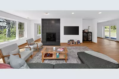 439 Hidden Valley Lane, Wyoming, OH 45215 - Photo 8