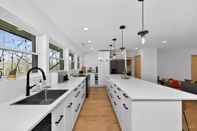 439 Hidden Valley Lane, Wyoming, OH 45215 - Photo 18