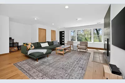 439 Hidden Valley Lane, Wyoming, OH 45215 - Photo 6