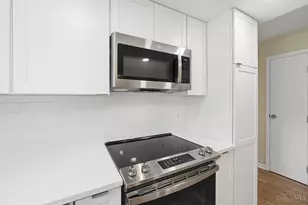 1405 Holman View Dr, Wyoming, OH 45215 - Photo 16