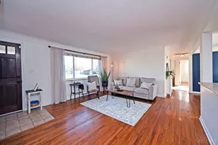 747 Jarole Dr, Union Township, OH 45245 - Photo 8