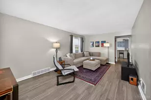 6831 Buckingham Pl, Columbia Township, OH 45227 - Photo 10