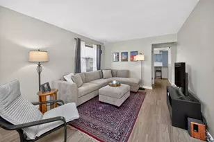 6831 Buckingham Pl, Columbia Township, OH 45227 - Photo 8