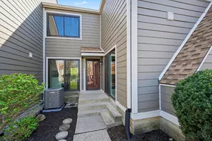 9910 Timbers Dr, Blue Ash, OH 45242 - Photo 2