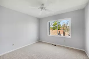 9910 Timbers Dr, Blue Ash, OH 45242 - Photo 18